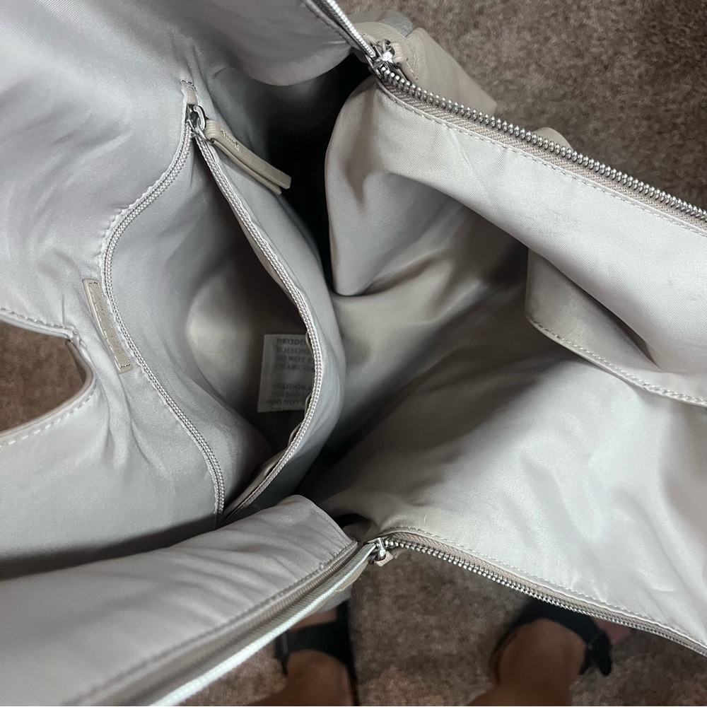 Stella & Dot Women’s Two-Tone Tan Hobo Bag - Picture 6 of 9